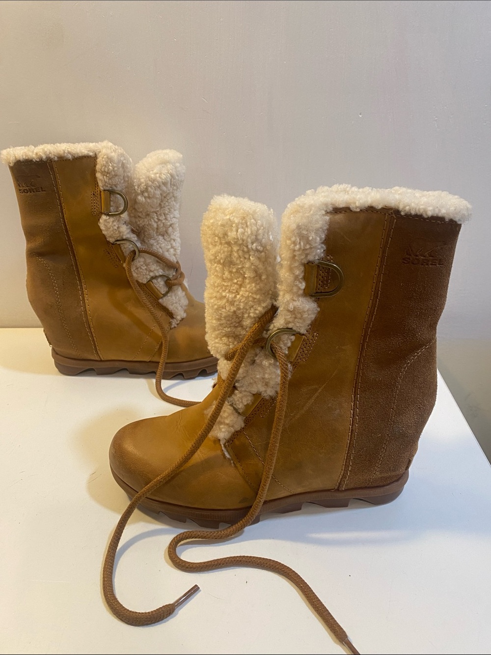 Sorel Women's Tan Shearling-Trim Lace-Up Winter Boots Sz 8.5